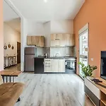 Sky Apartament. Bllok District Тирана