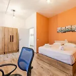 Sky Apartament. Bllok District * Тирана