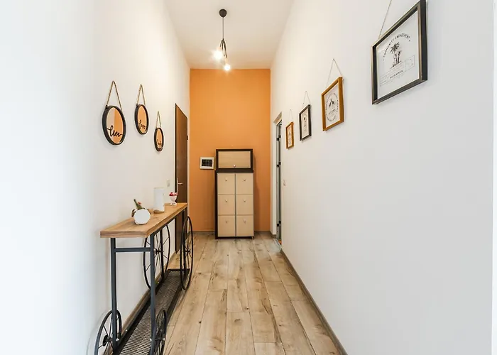 Sky Apartament. Bllok District * ティラナ