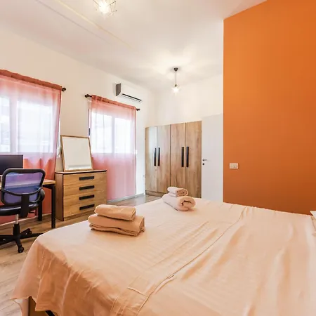 Sky Apartament. Bllok District * 티라나