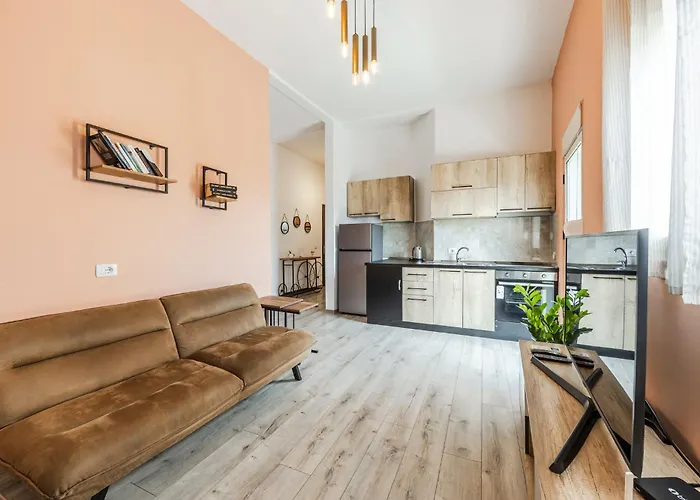 Sky Apartament. Bllok District *