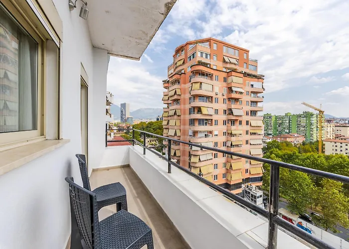 Sky Apartament. Bllok District Lägenhet Tirana